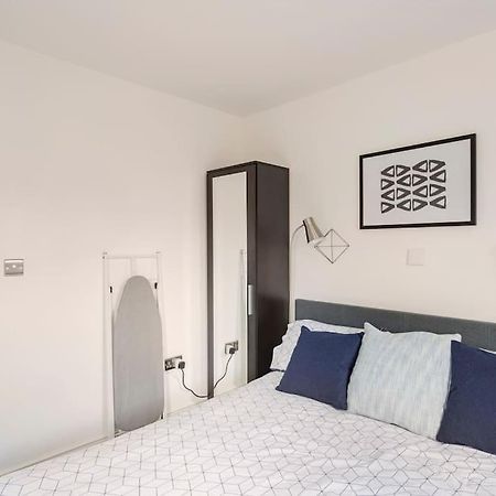 Cosy Brand New Spacious 1 Bed Luxury Apartment เบอร์มิงแฮม ภายนอก รูปภาพ