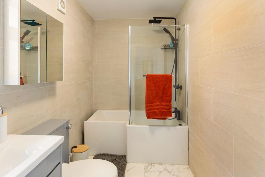 Cosy Brand New Spacious 1 Bed Luxury Apartment เบอร์มิงแฮม ภายนอก รูปภาพ