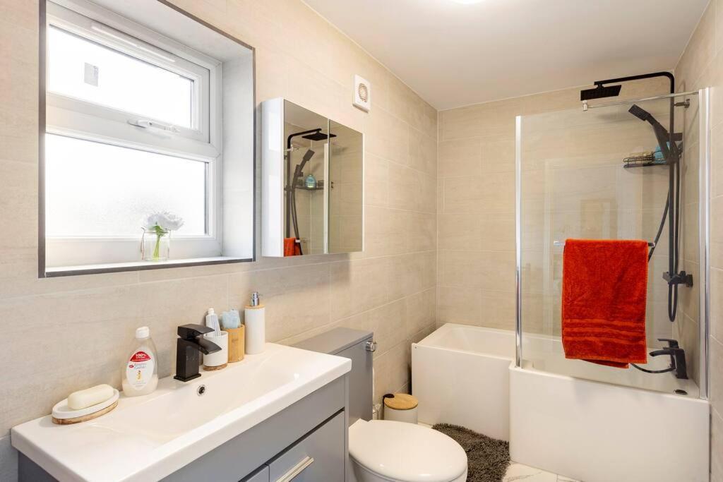 Cosy Brand New Spacious 1 Bed Luxury Apartment เบอร์มิงแฮม ภายนอก รูปภาพ